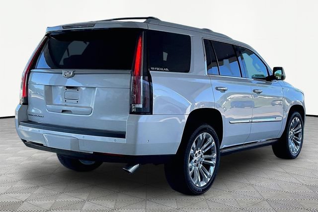 Used 2018 Cadillac Escalade Premium Luxury w/ LPO, Radiant Package AWD/4WD image 5