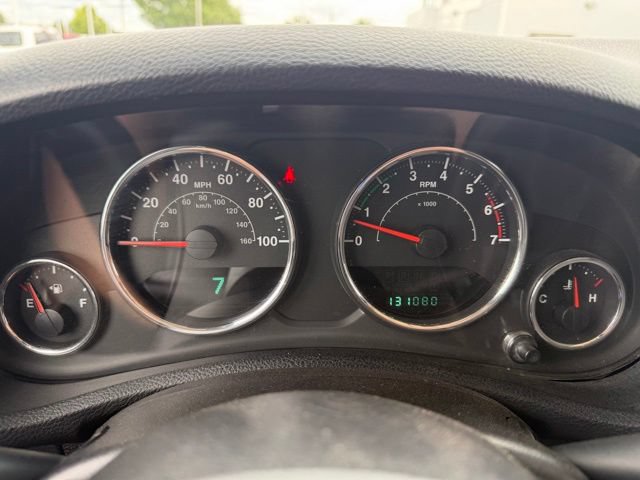 Used 2011 Jeep Wrangler Unlimited Sahara w/ Connectivity Group AWD/4WD image 19