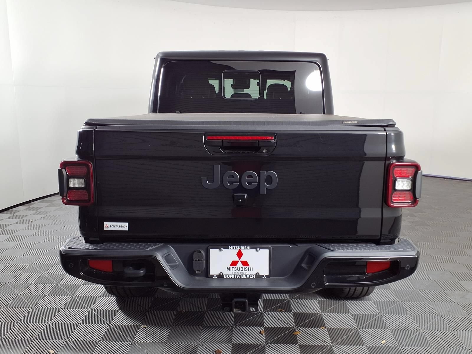 Used 2022 Jeep Gladiator Overland AWD/4WD image 6