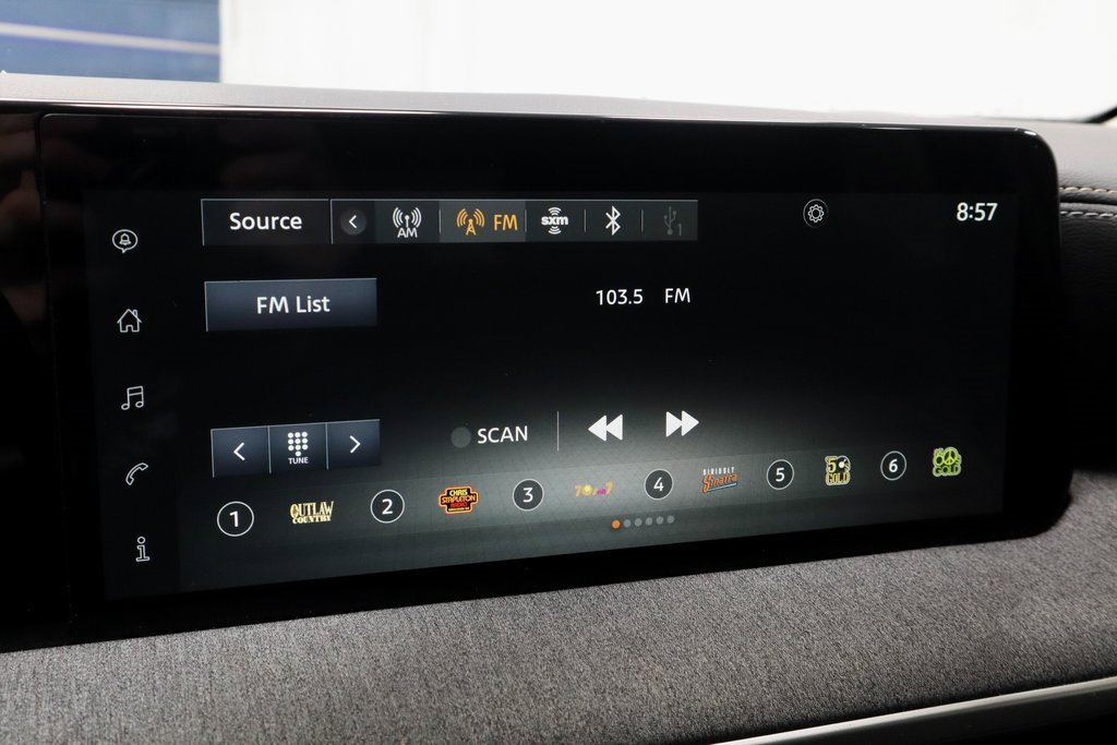 Certified 2025 Nissan Kicks SV image 3