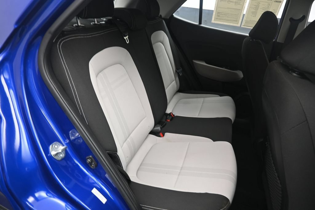 Used 2024 Hyundai Venue SEL FWD image 26