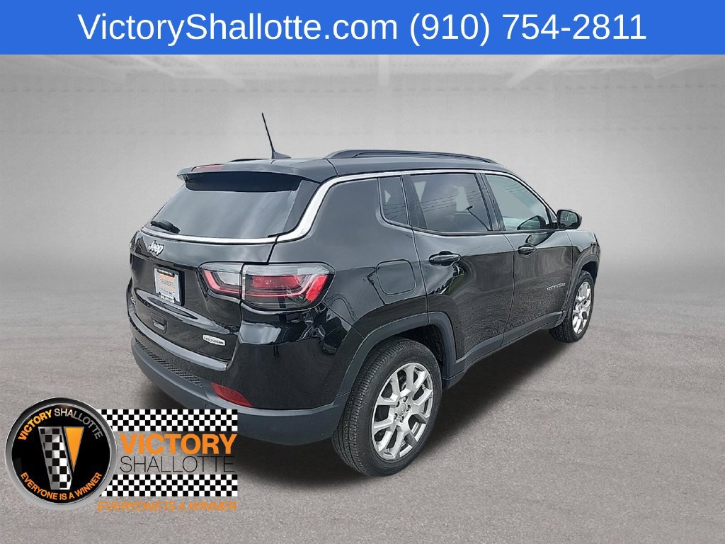 Used 2022 Jeep Compass Latitude w/ Sun and Sound Group AWD/4WD image 27
