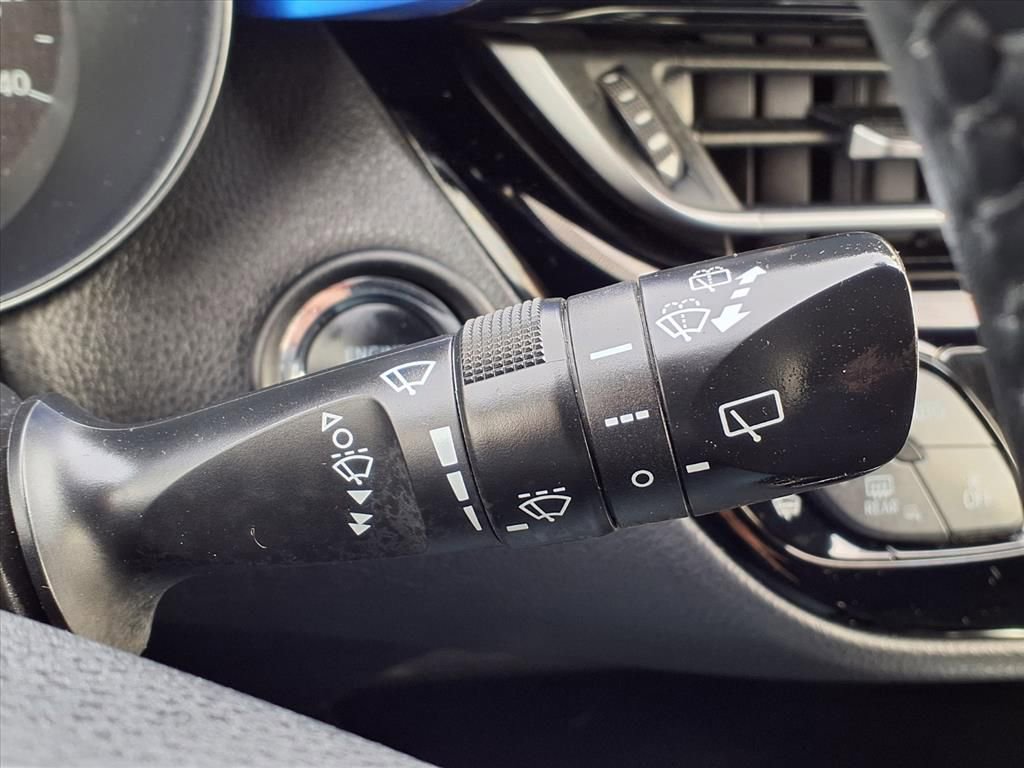 Used 2021 Toyota C-HR LE image 21