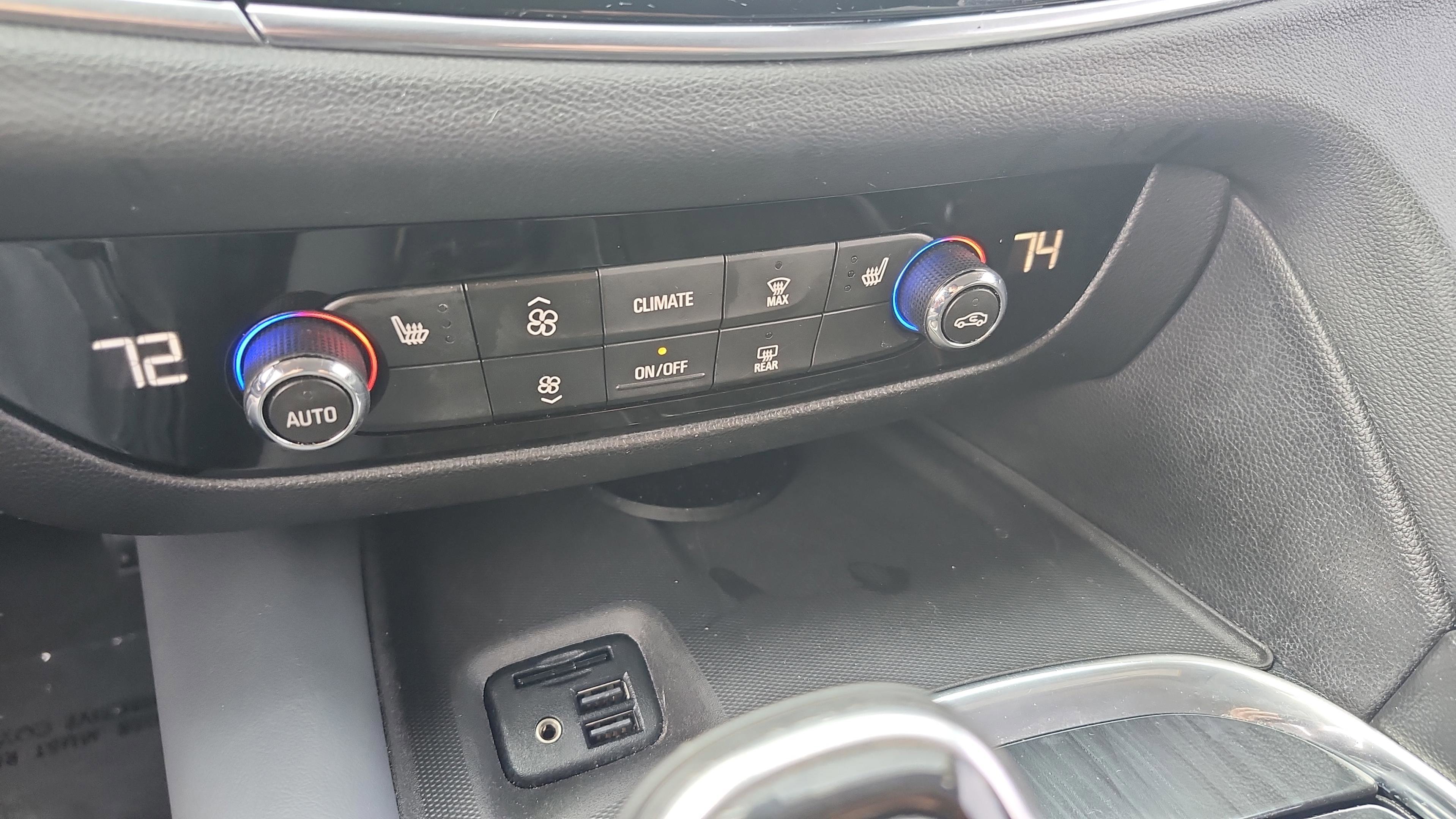 Used 2020 Buick Enclave Essence w/ Sound and Sites Package image 33