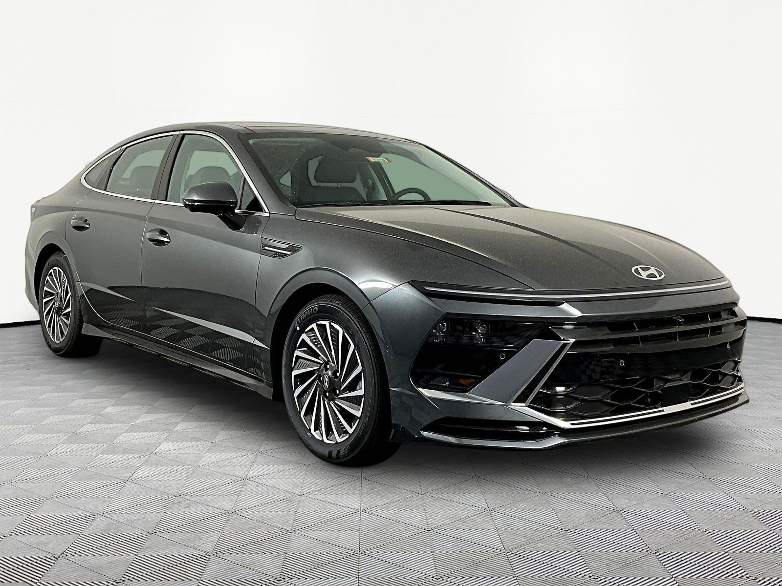 New 2026 Hyundai Sonata Limited FWD image 3