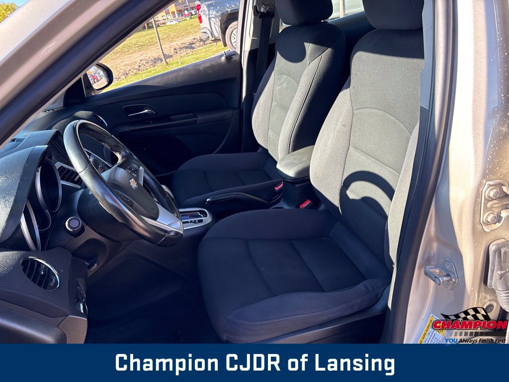 Used 2014 Chevrolet Cruze LT FWD image 11