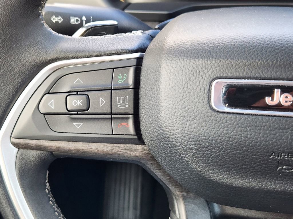 Used 2024 Jeep Grand Cherokee L Limited w/ Luxury Tech Group II image 18