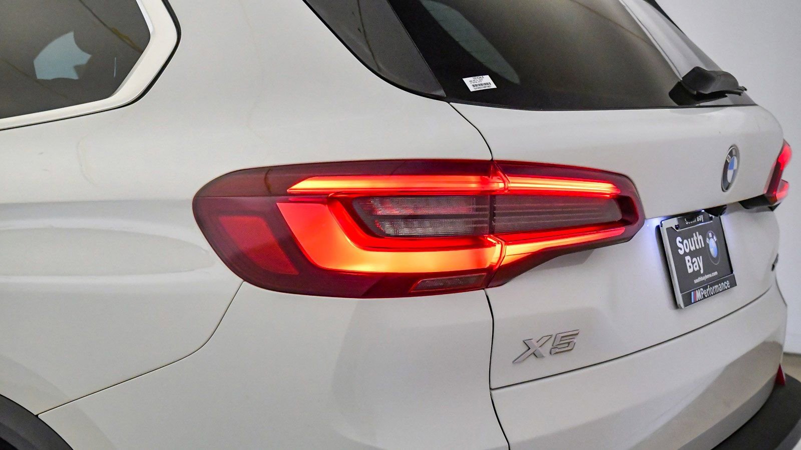 Certified 2022 BMW X5 xDrive40i w/ Parking Assistance Package image 11