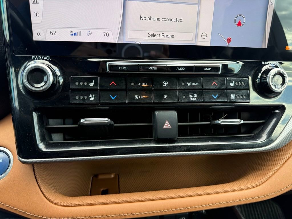 Used 2021 Toyota Highlander Platinum image 18