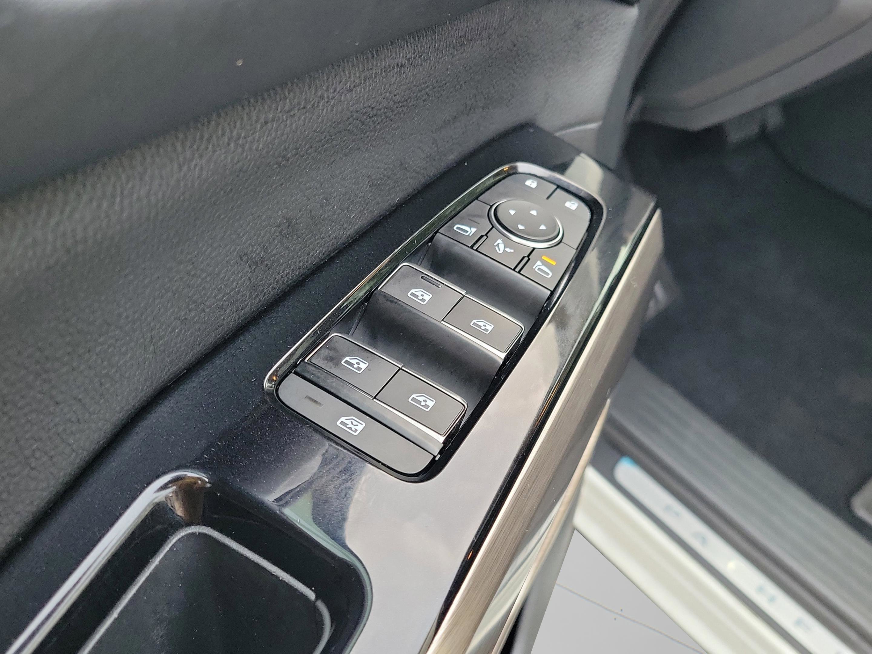 Used 2022 Nissan Pathfinder Platinum image 22