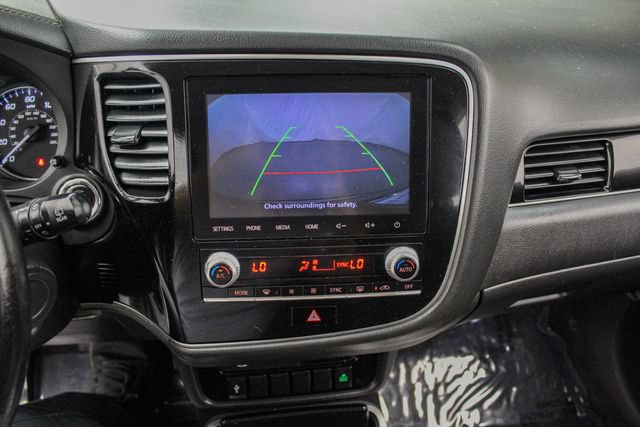 Used 2020 Mitsubishi Outlander SE FWD image 25