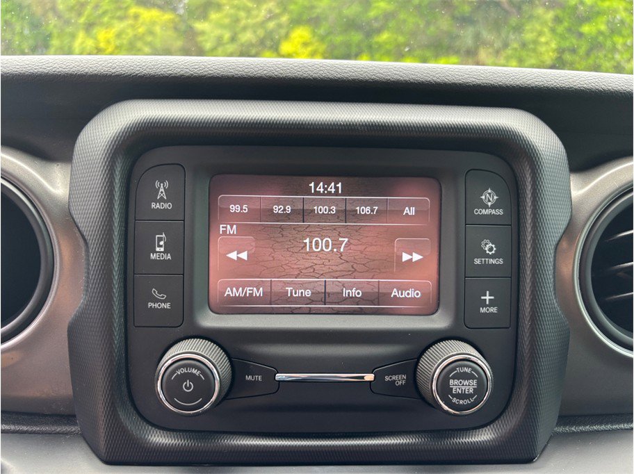 Used 2021 Jeep Wrangler Unlimited Willys AWD/4WD image 22