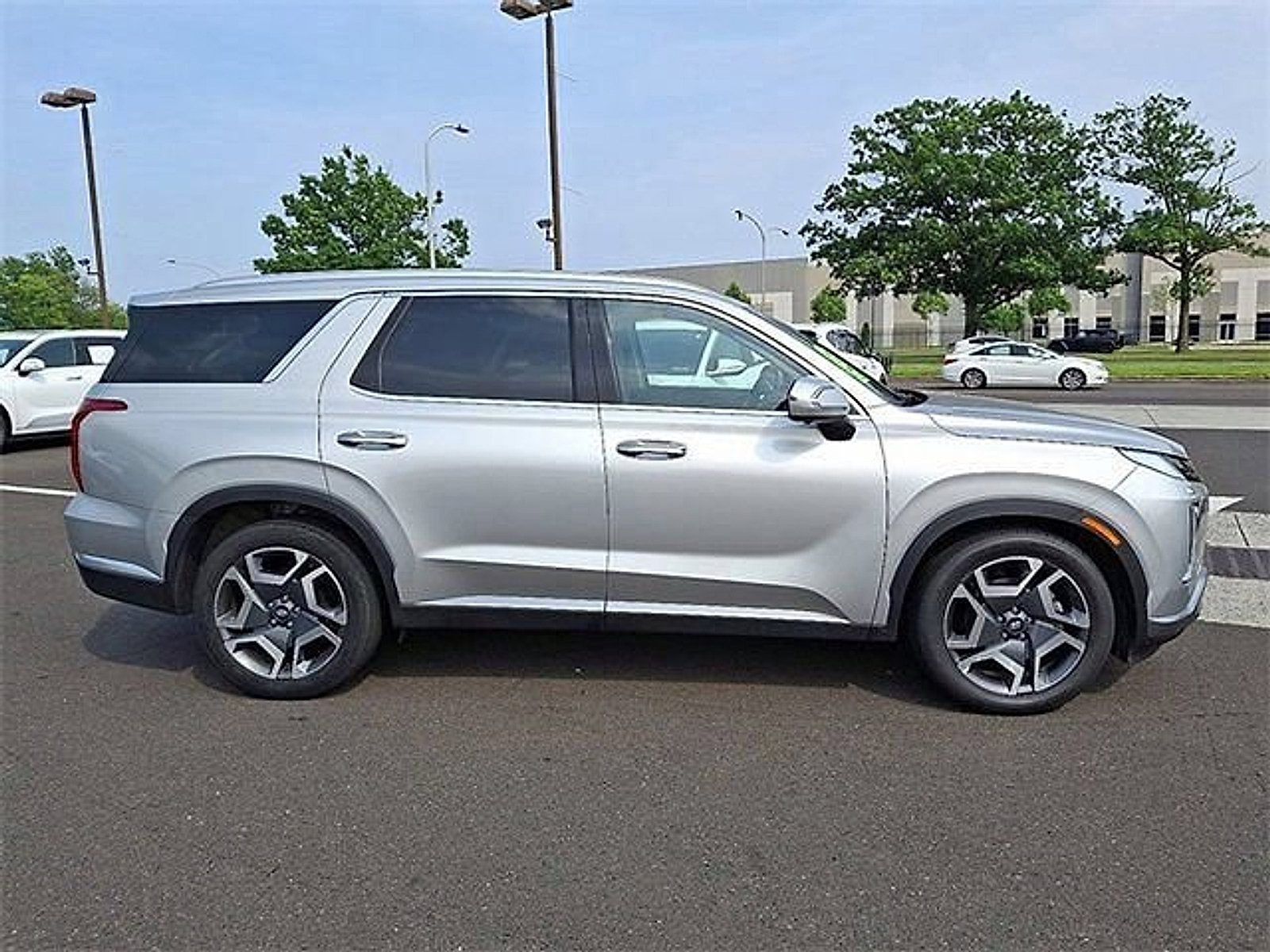 Used 2024 Hyundai Palisade Limited AWD/4WD image 8