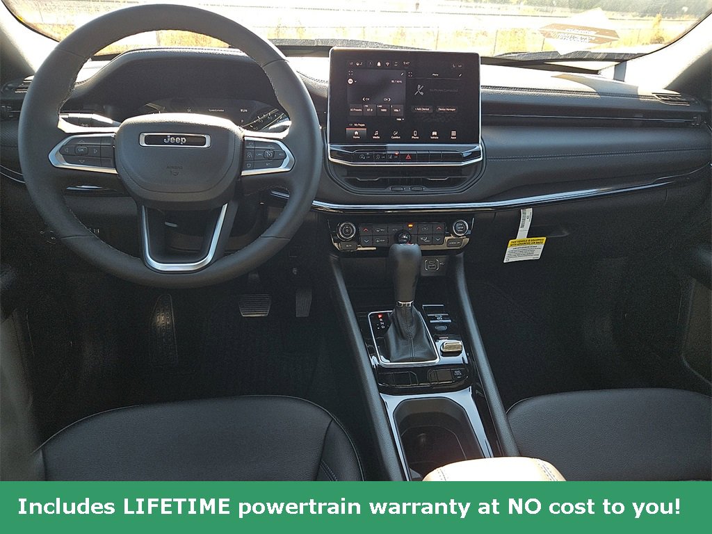 New 2026 Jeep Compass Latitude image 12