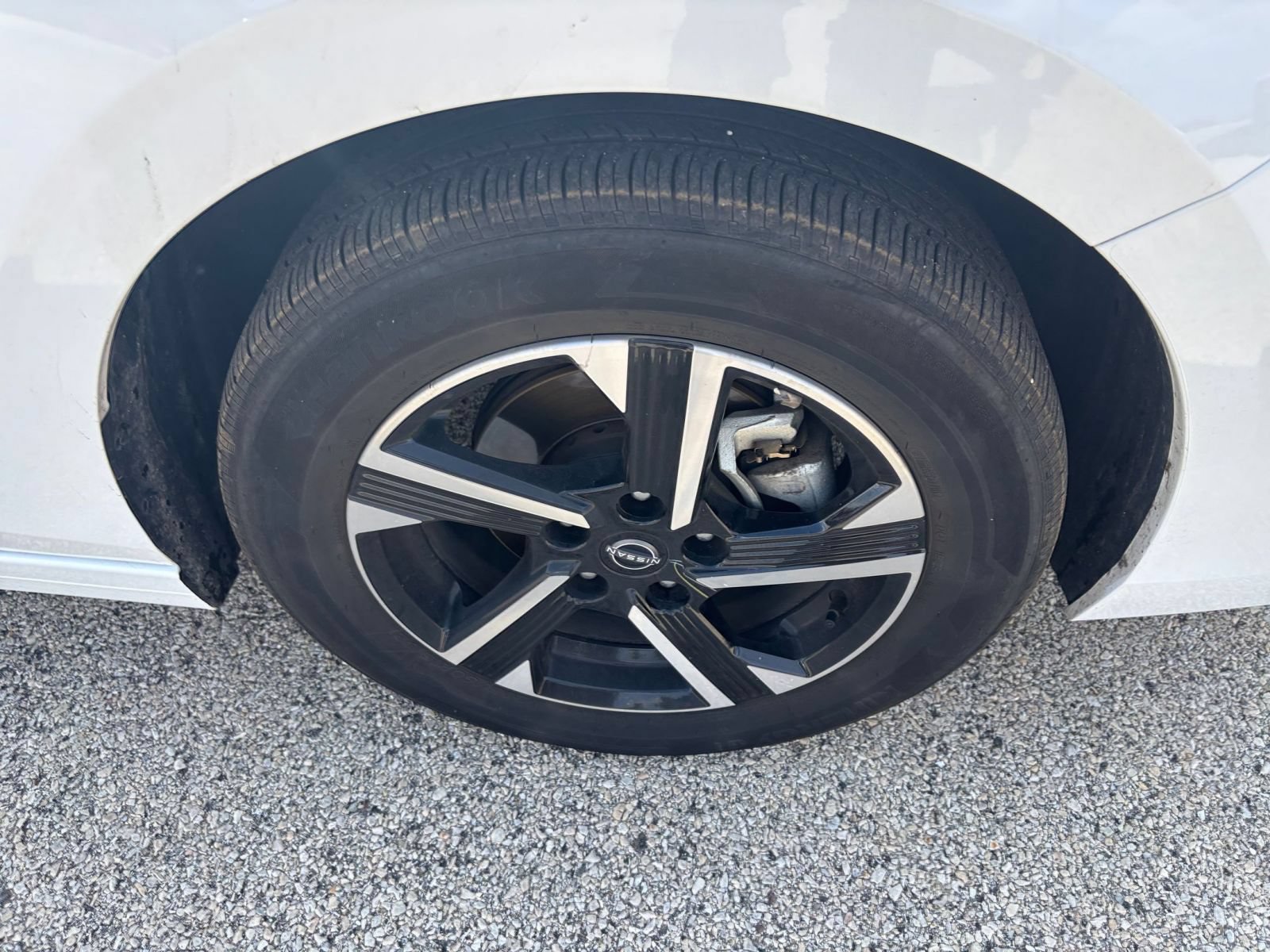 Used 2025 Nissan Sentra SV FWD image 27