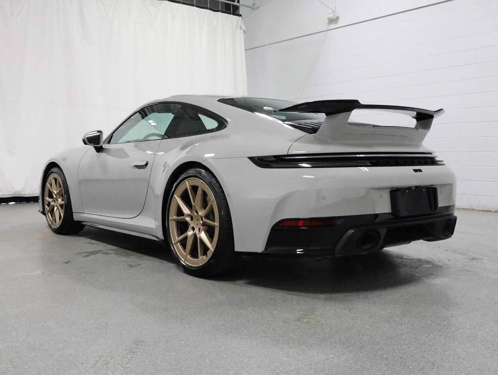 Certified 2025 Porsche 911 Carrera RWD image 3
