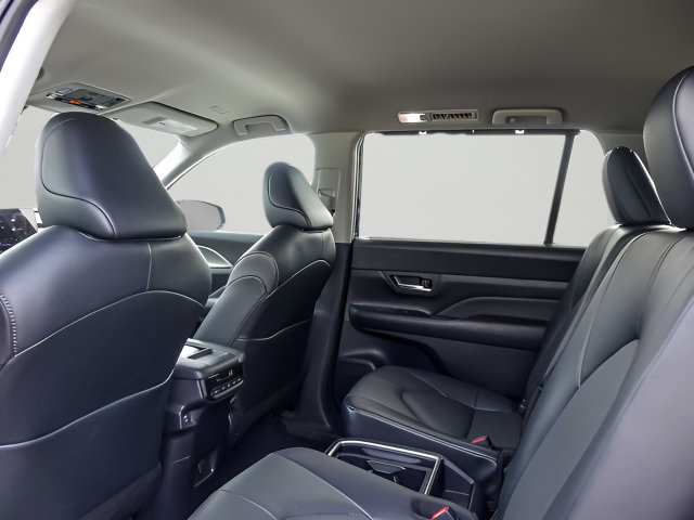Certified 2025 Toyota Grand Highlander AWD image 13