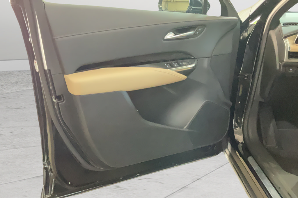 Certified 2024 Cadillac XT4 Luxury FWD image 11