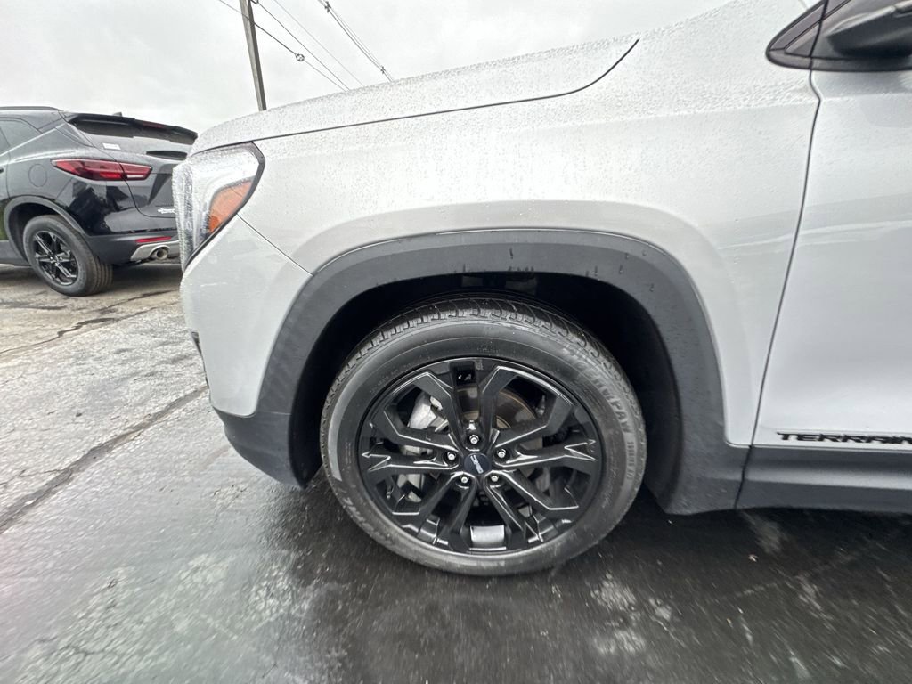 Used 2021 GMC Terrain SLT w/ Elevation Edition FWD image 10