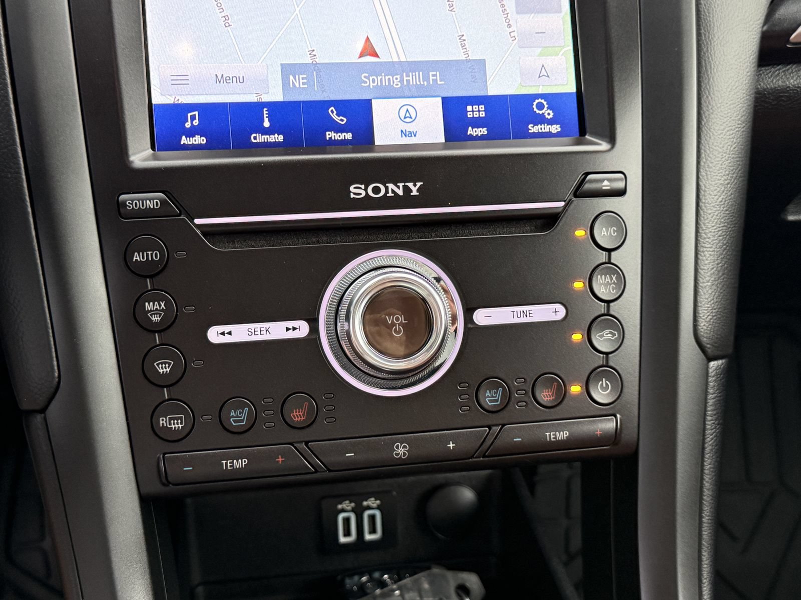 Used 2020 Ford Fusion Energi Titanium FWD image 28