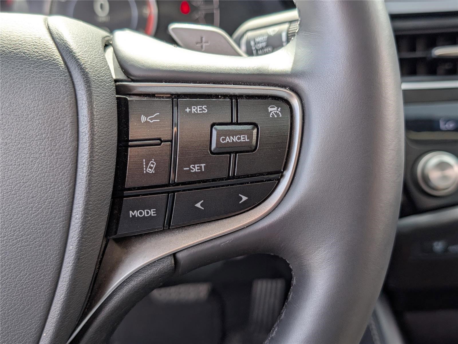 Used 2025 Lexus ES 350 w/ Premium Package image 24