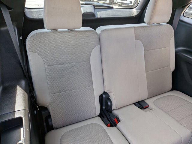 Used 2023 Chevrolet Traverse LS image 19