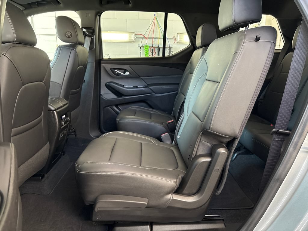 Used 2023 Chevrolet Traverse LT w/ LT Premium Package AWD/4WD image 28