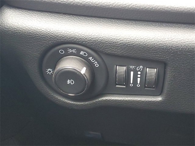 New 2026 Chrysler Pacifica Select FWD image 19