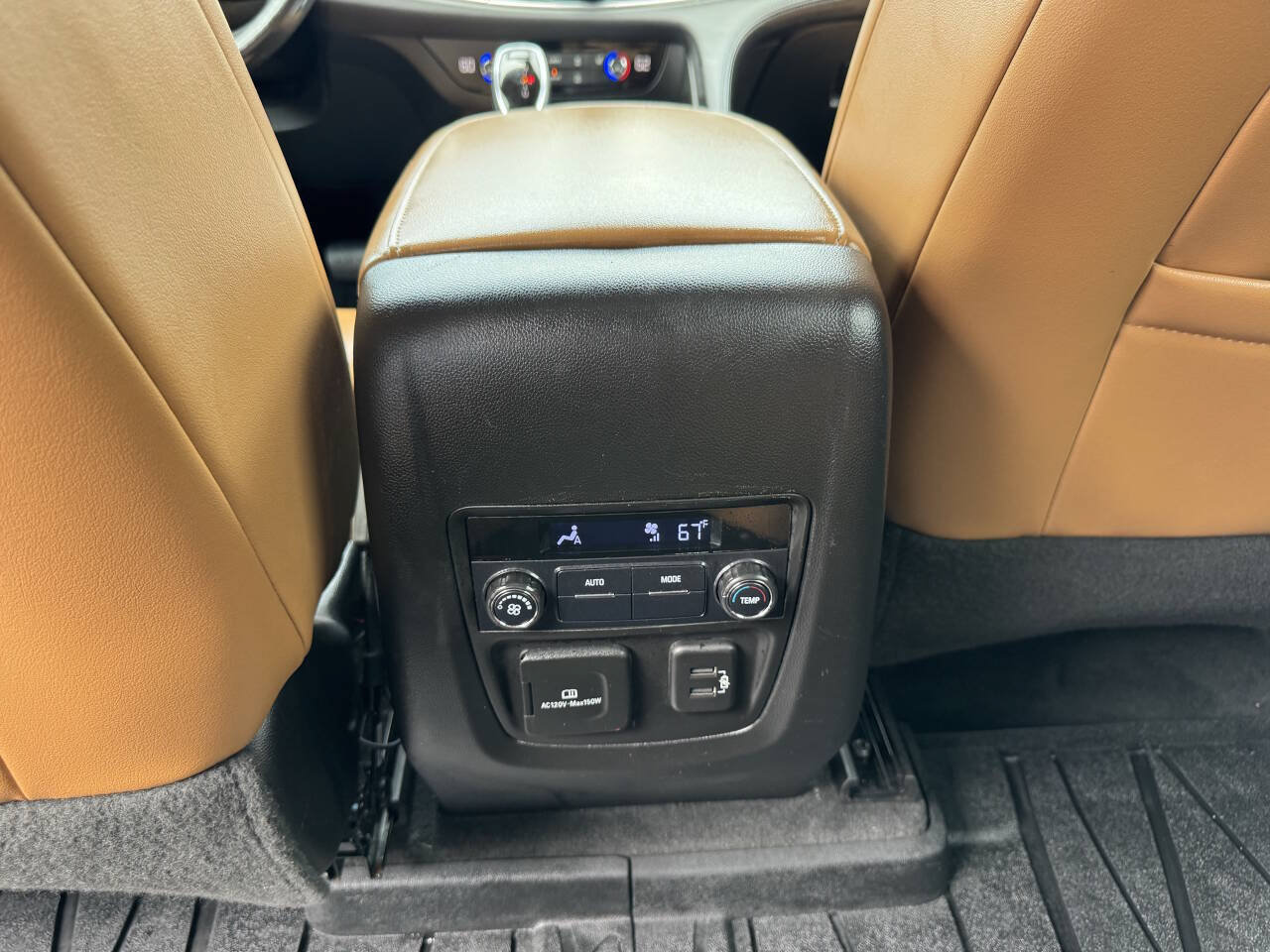 Used 2019 Buick Enclave Essence FWD image 11
