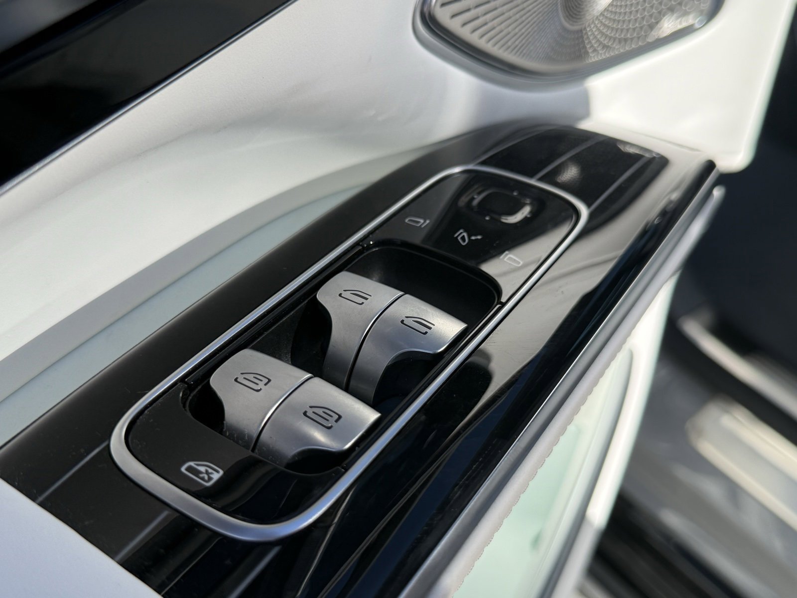 New 2025 Mercedes-Benz Maybach EQS 680 4MATIC image 16