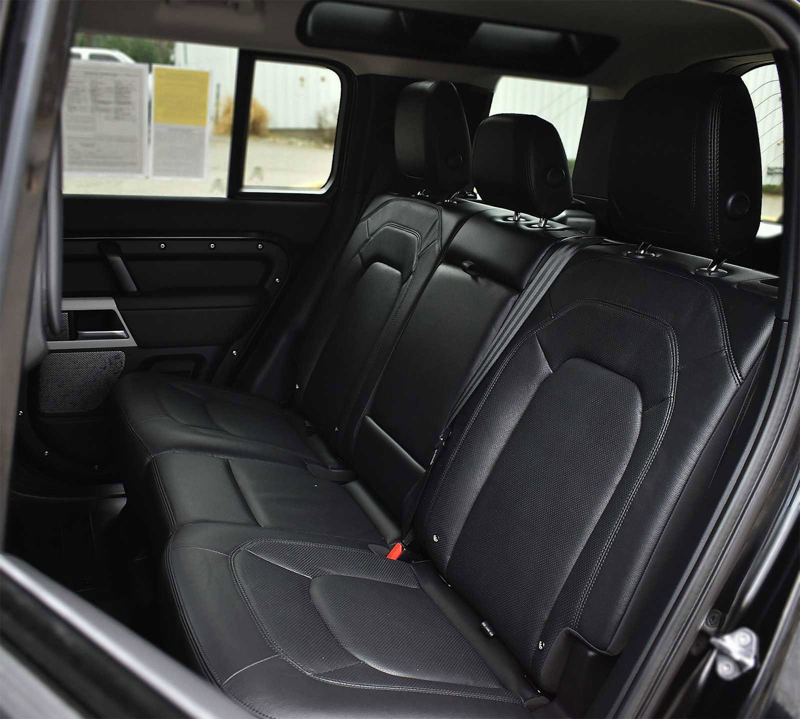 Used 2024 Land Rover Defender 110 S image 15