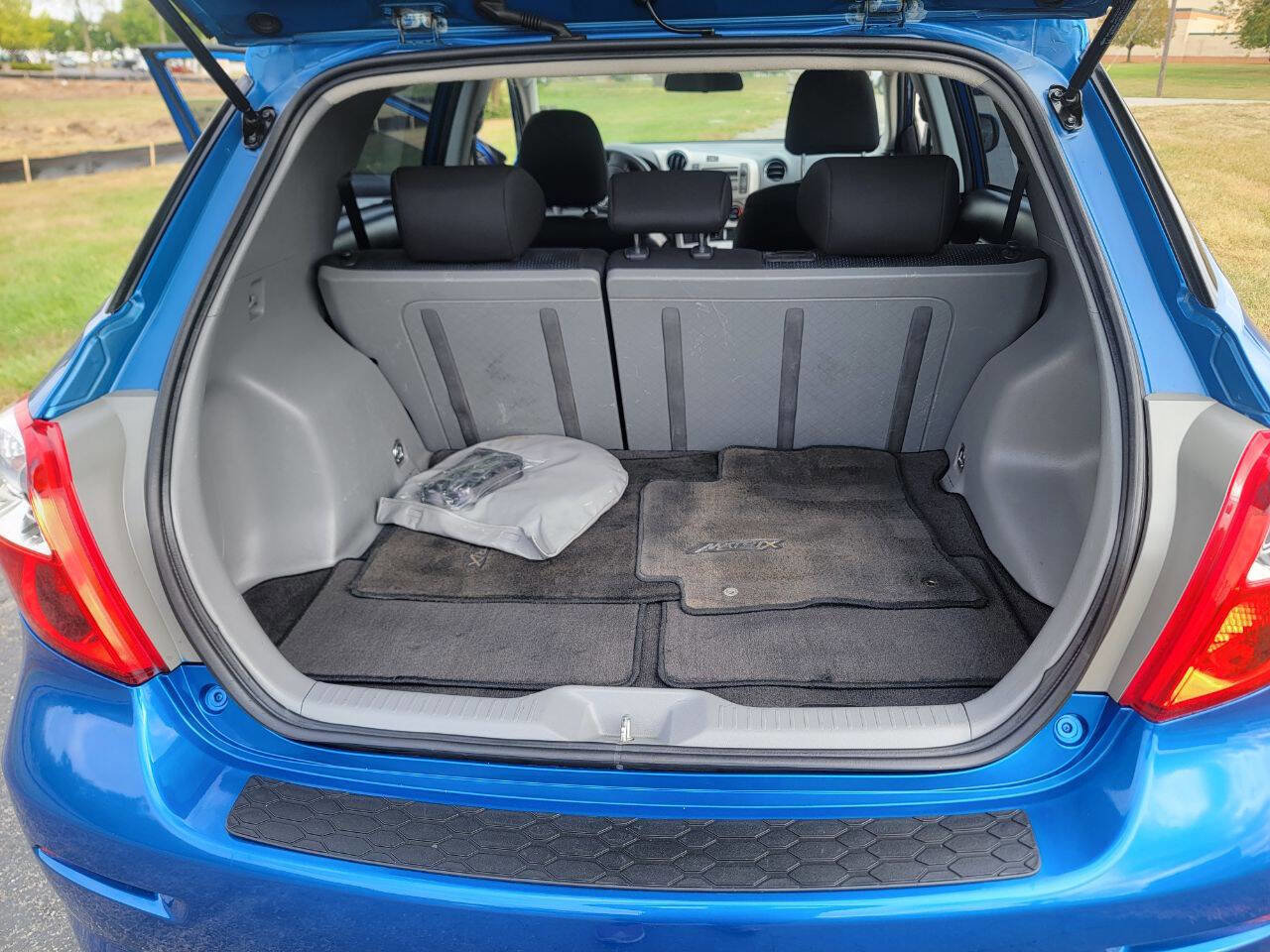 Used 2010 Toyota Matrix image 13