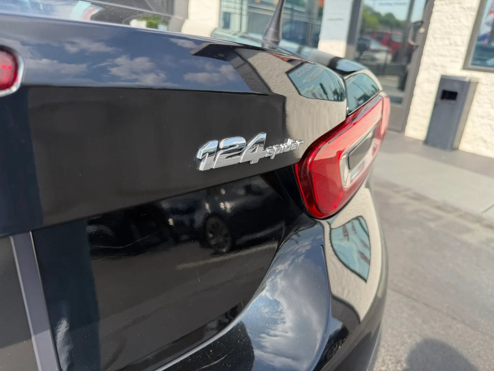 Used 2020 FIAT 124 Spider Lusso RWD image 23