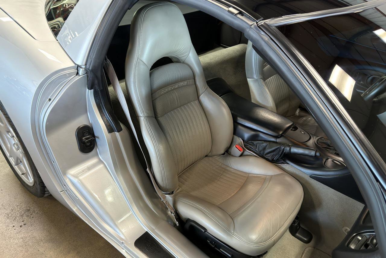 Used 1997 Chevrolet Corvette Coupe w/ Memory Pkg RWD image 66