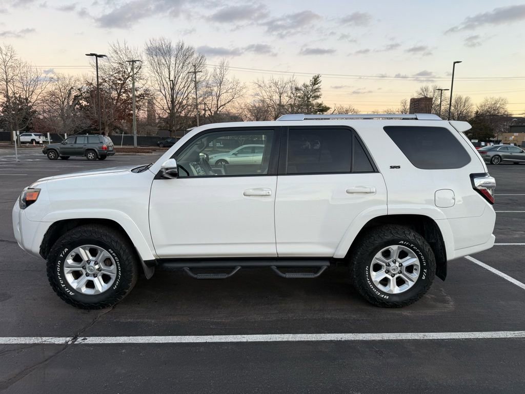 Used 2015 Toyota 4Runner SR5 Premium image 2