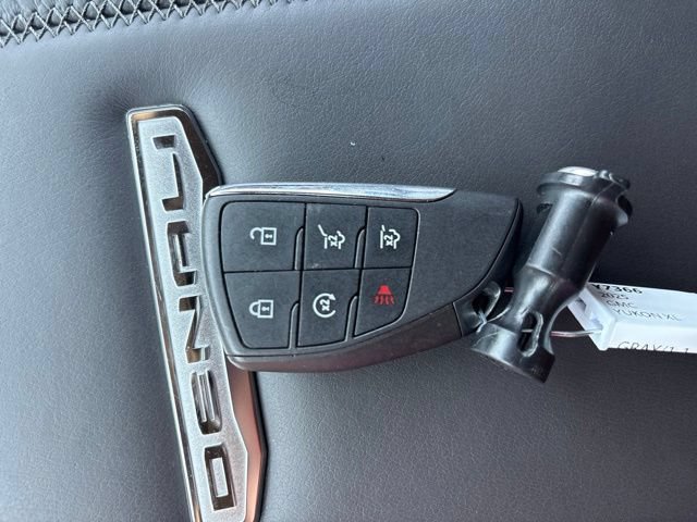 Used 2025 GMC Yukon XL Denali AWD/4WD image 44