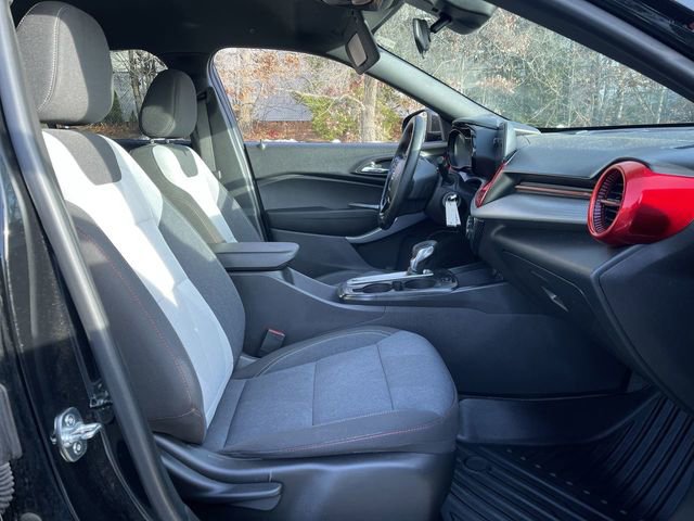 Used 2024 Chevrolet Trax RS w/ Driver Confidence Package image 25