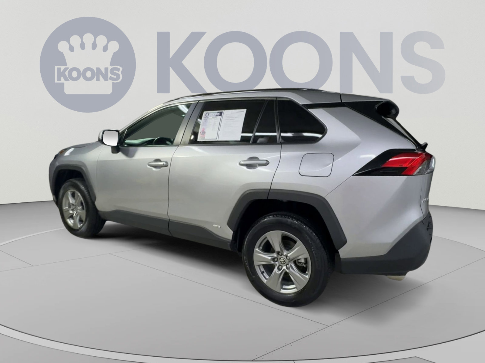Used 2024 Toyota RAV4 LE AWD/4WD image 8