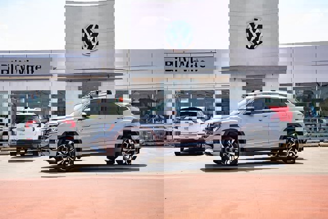 New 2026 Volkswagen Atlas Cross Sport SEL Premium R-Line image 1