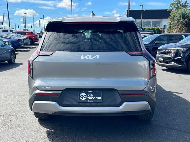 Certified 2024 Kia EV9 Light RWD image 10