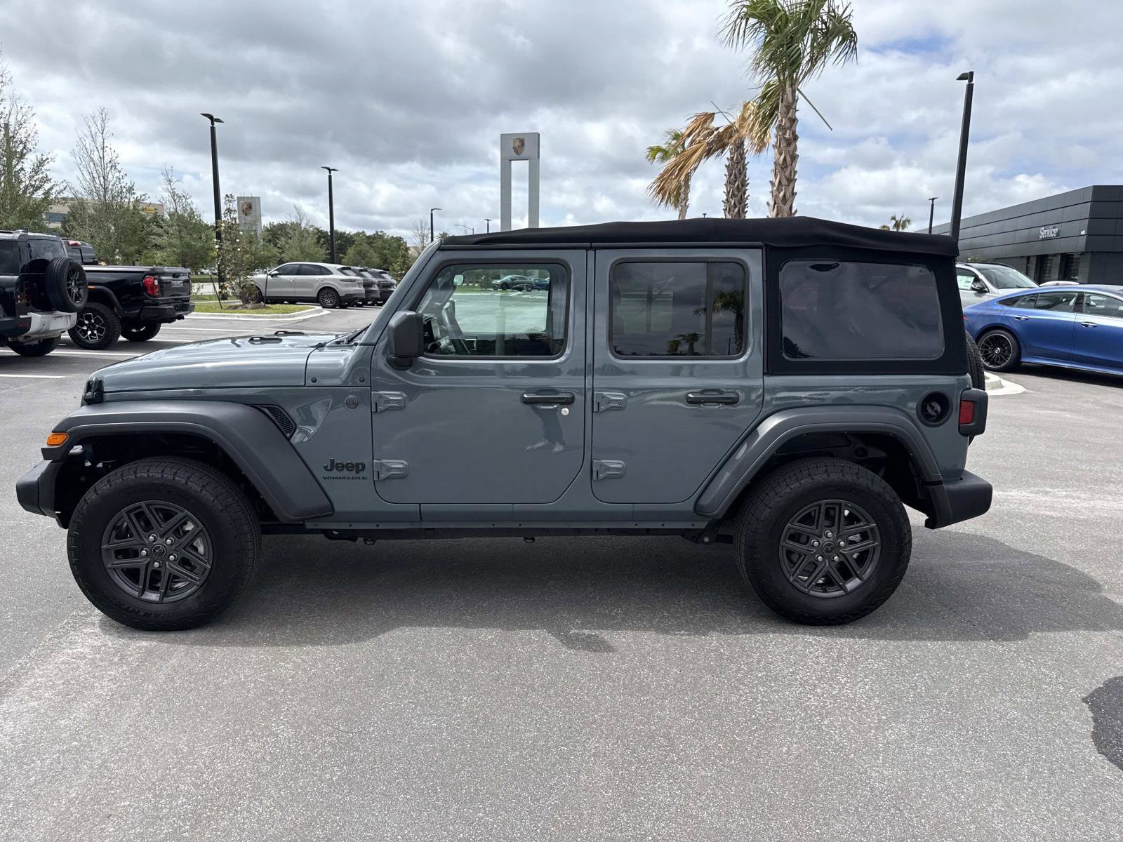 Used 2024 Jeep Wrangler Unlimited Sport AWD/4WD image 6