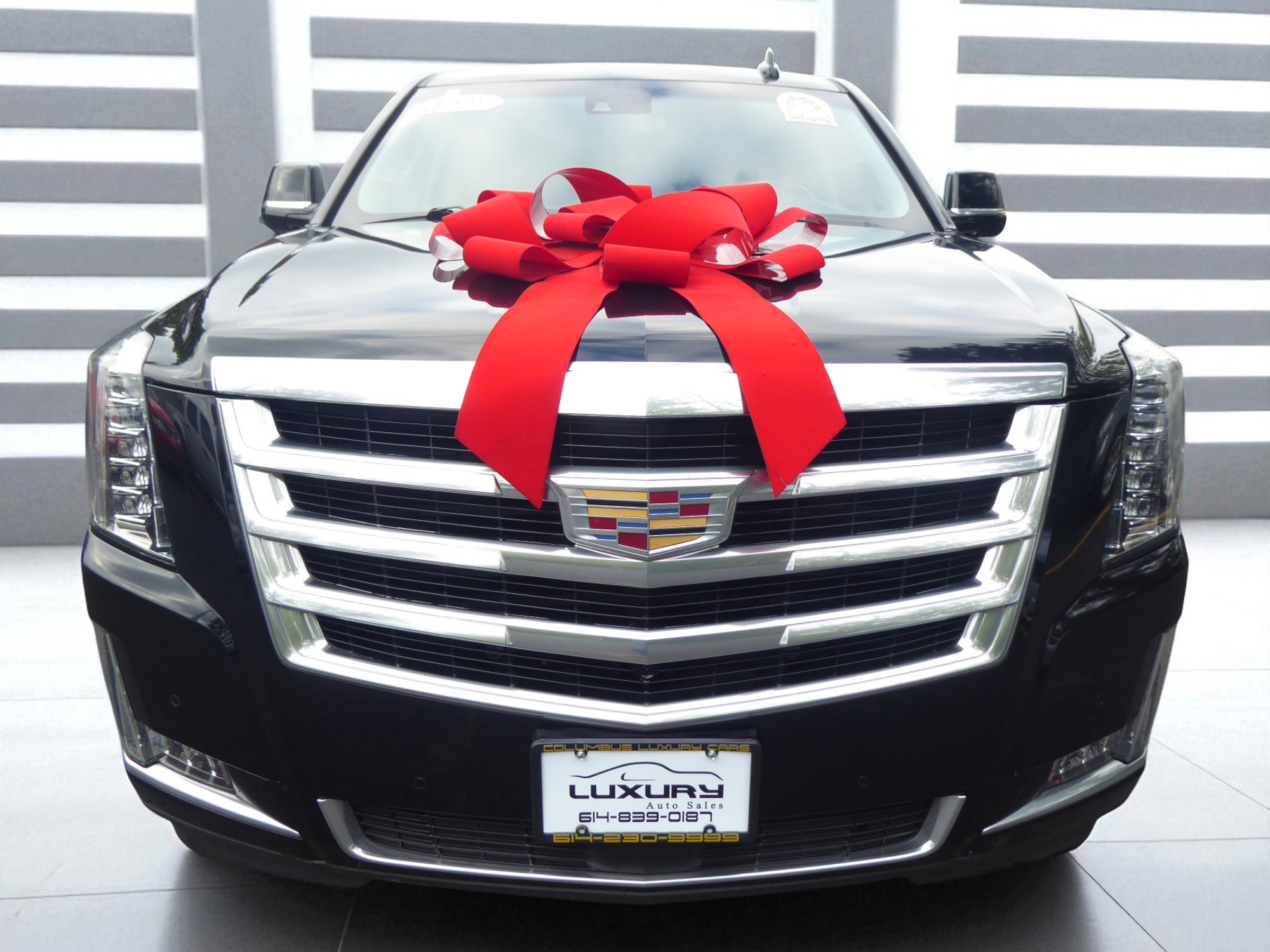 Used 2020 Cadillac Escalade ESV Premium Luxury image 4
