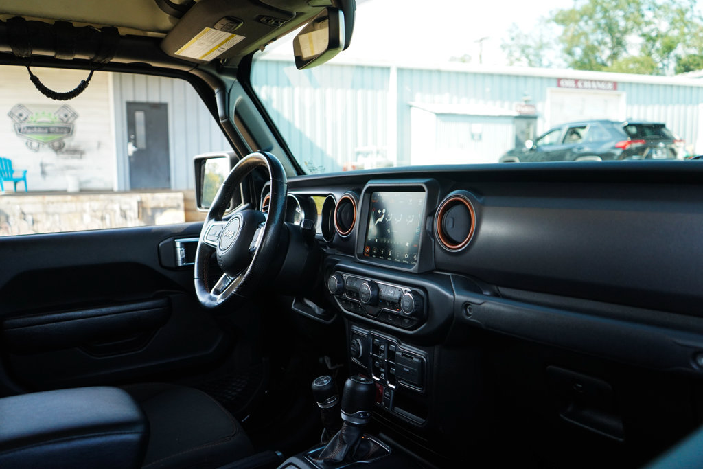 Used 2022 Jeep Gladiator Mojave w/ Cold Weather Group AWD/4WD image 15