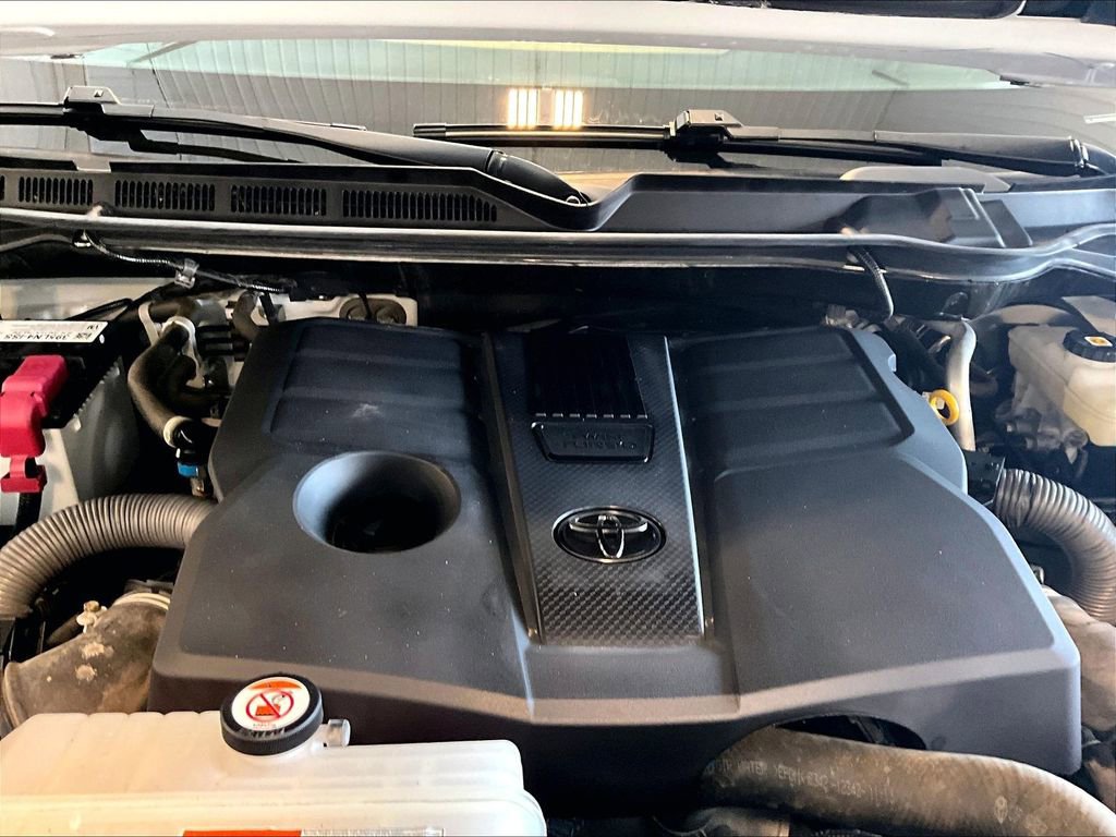 Used 2022 Toyota Tundra SR5 w/ TRD Off-Road Package image 33