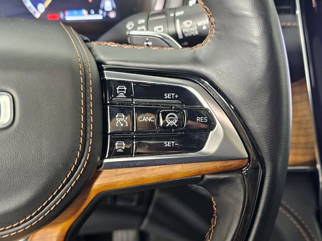 Used 2023 Jeep Grand Cherokee Summit image 26