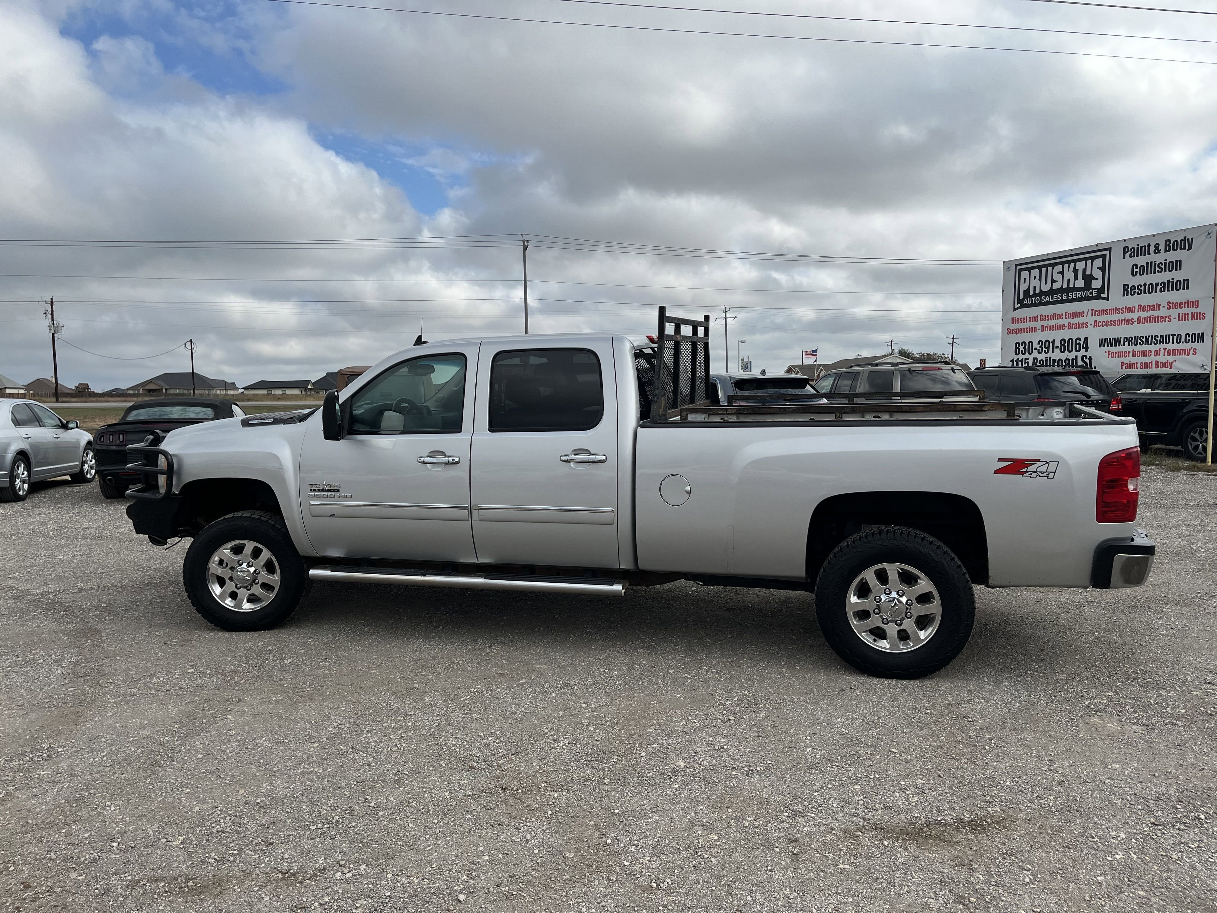 Used 2014 Chevrolet Silverado 3500 LT w/ Texas Edition image 2