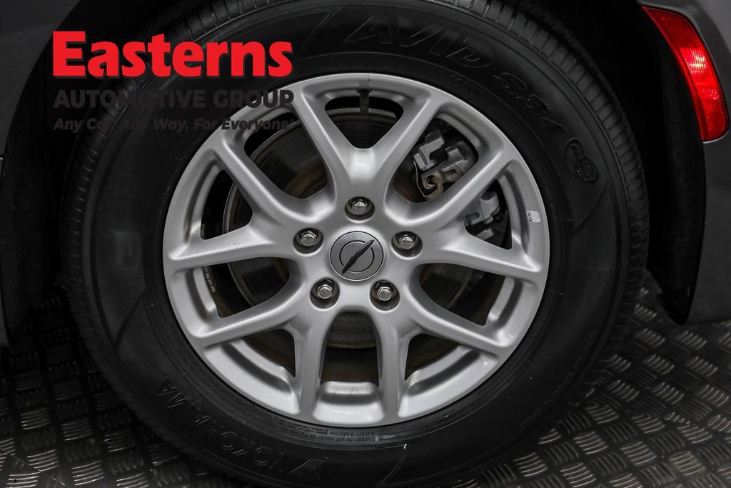 Used 2023 Chrysler Pacifica Touring-L image 35