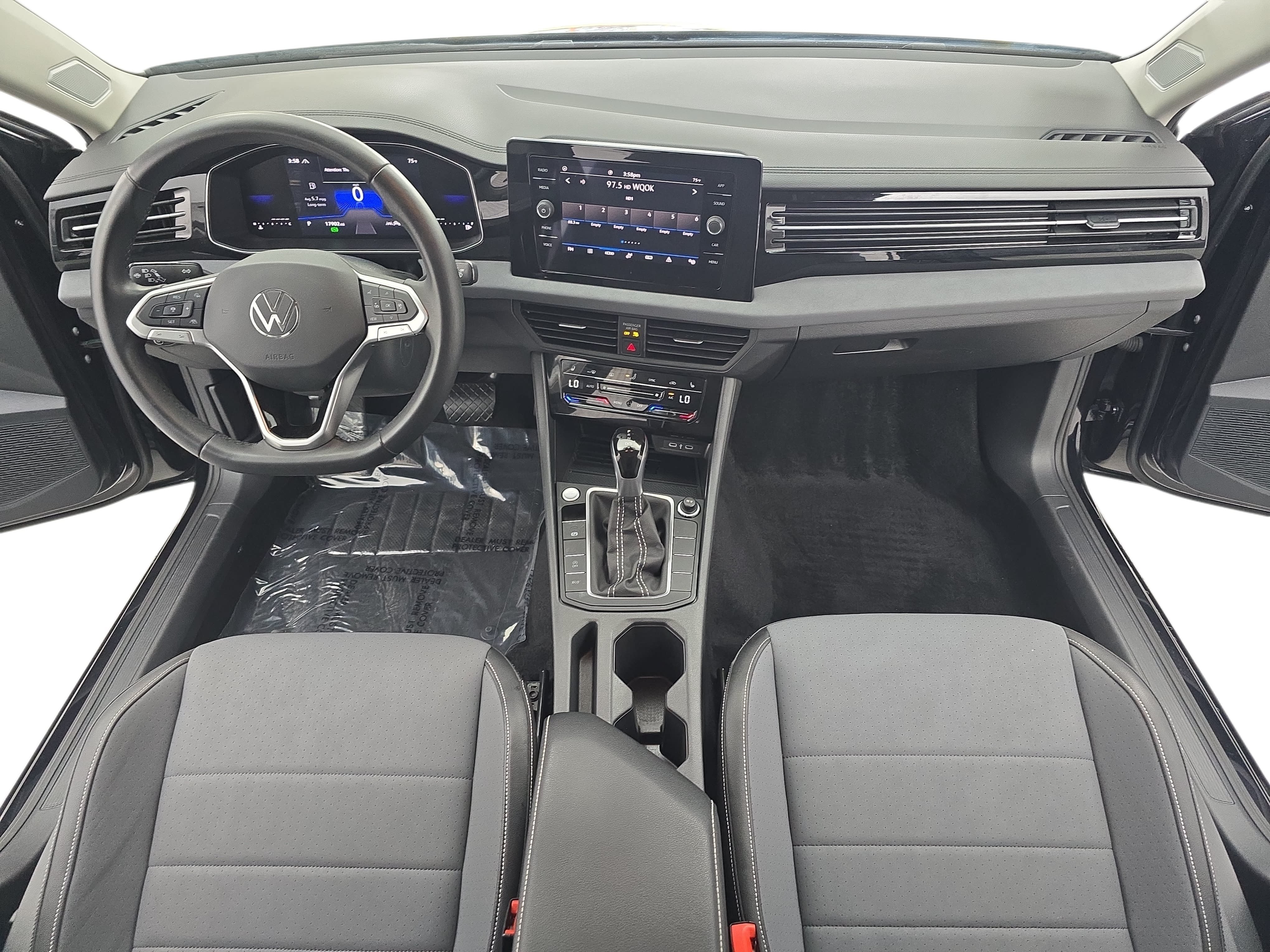 Certified 2025 Volkswagen Jetta SE FWD image 9