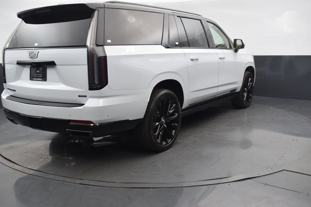 Certified 2026 Cadillac Escalade ESV Platinum Sport w/ LPO, ONYX Package AWD/4WD image 6