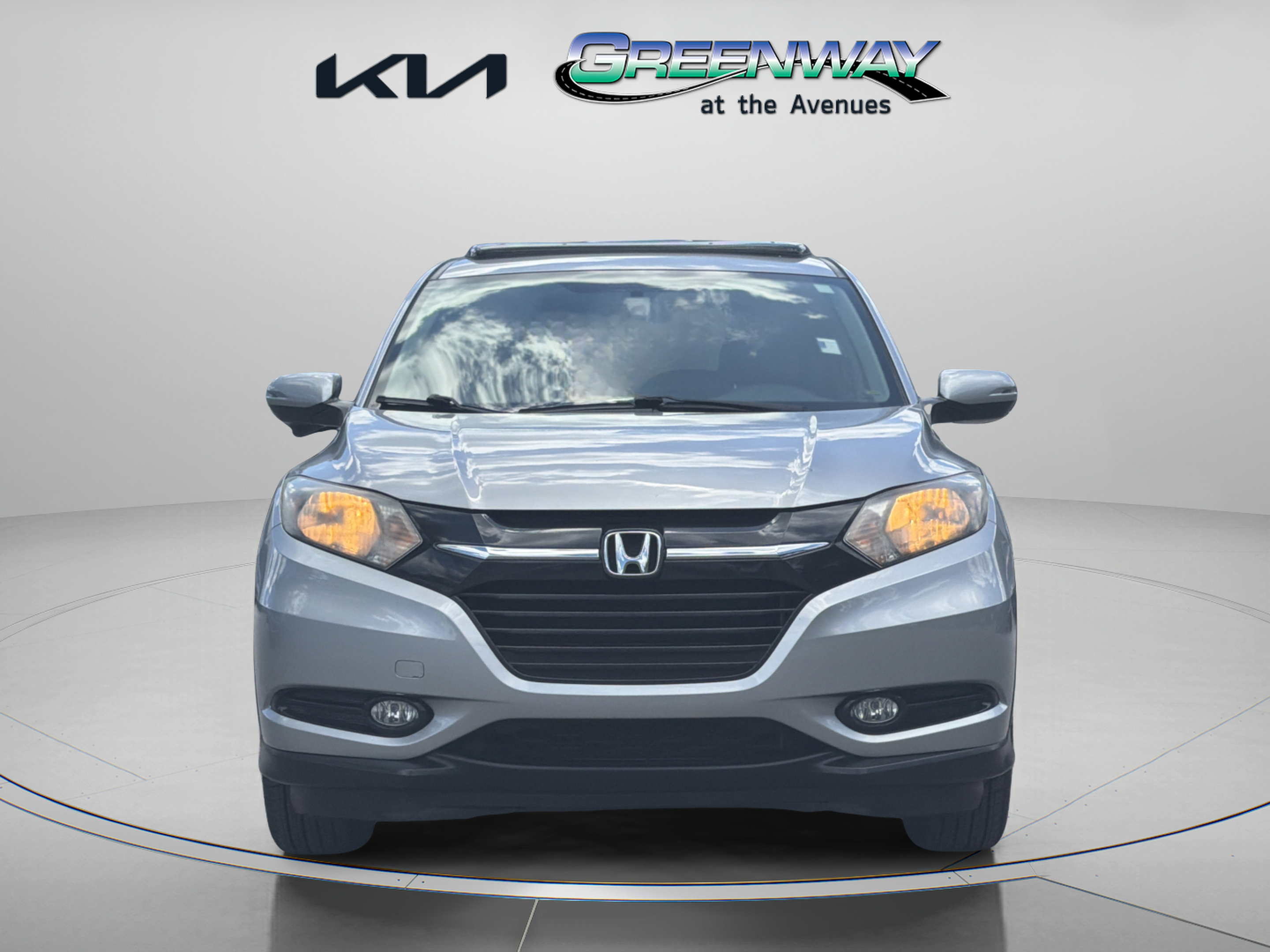 Used 2017 Honda HR-V EX image 2